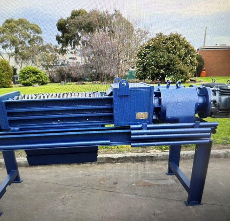 Brentwood Shredder  Model AZ 50  HD complete with Starter