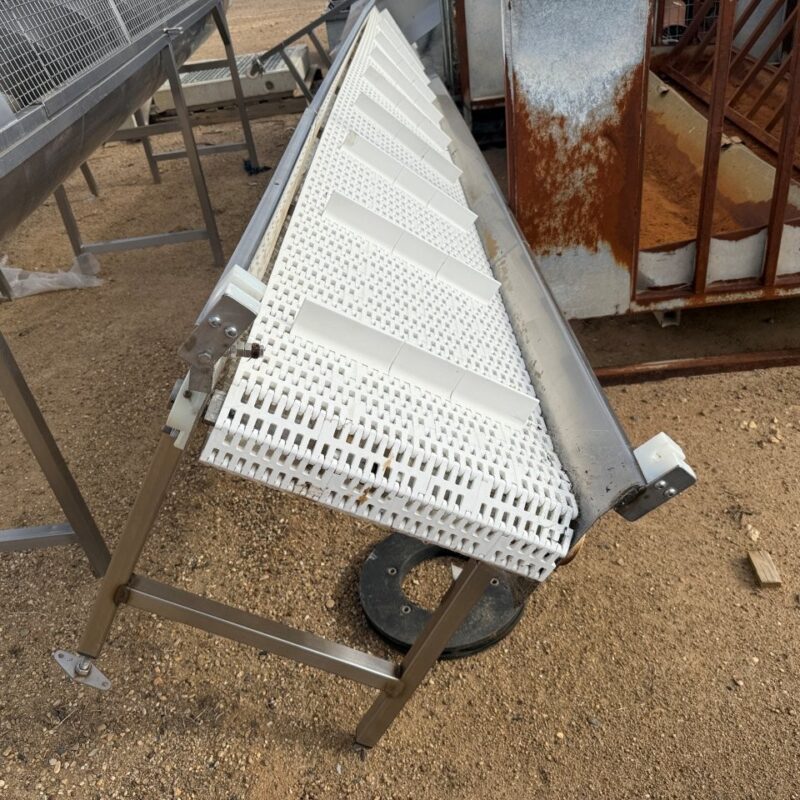 Conveyor Belt type 480mm wide x 4.9m long x 900mm high