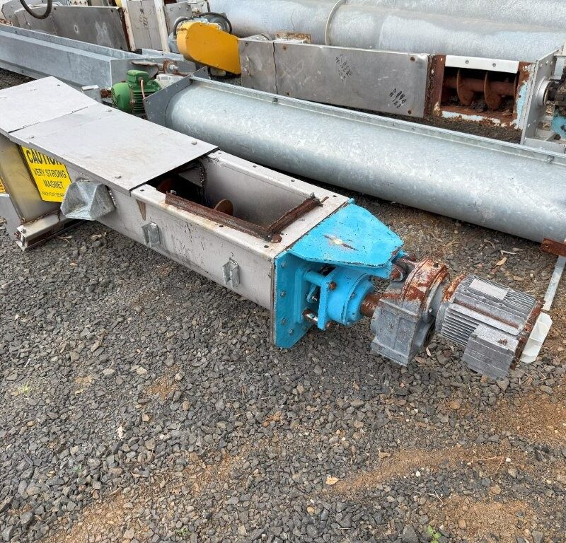 Conveyor Screw Type 1.4m long x 300mm Dia, Magnet Fitted, Sew gearbox