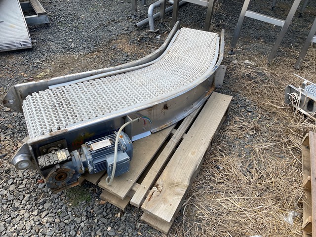 Conveyor belt type corner section 2.1m long x 380mm wide  .75 kw - Image 2