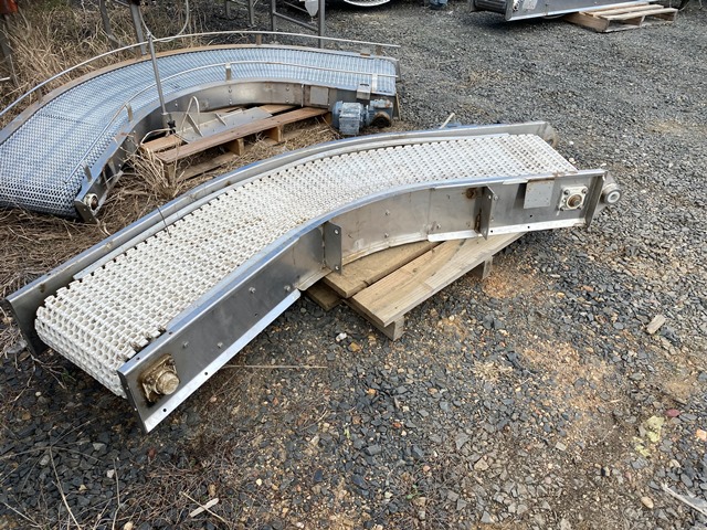 Conveyor belt type corner section 2.1m long x 380mm wide  .75 kw - Image 3