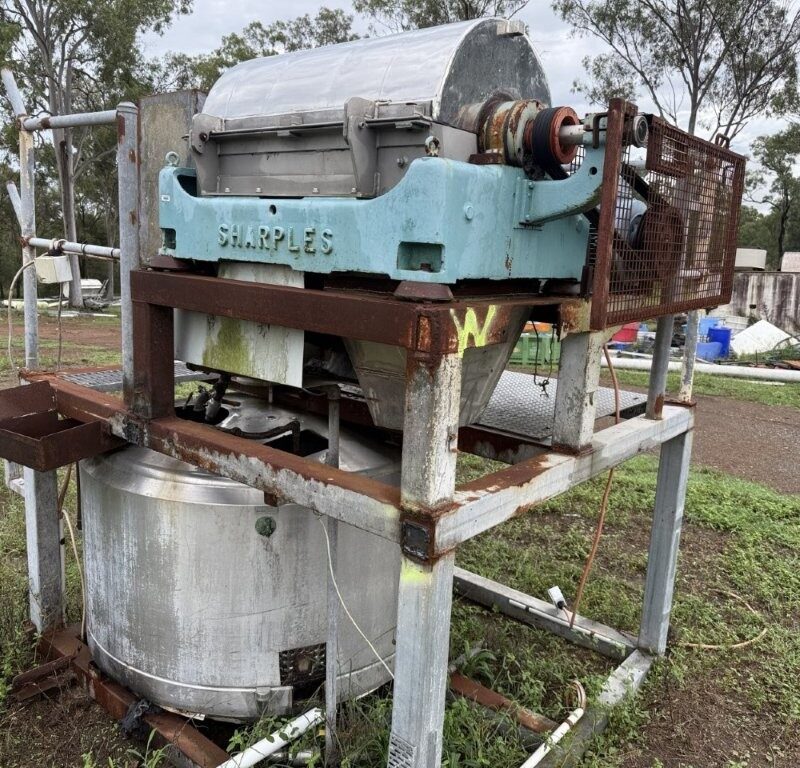Decanter Sharples P3000 on frame with SS tank