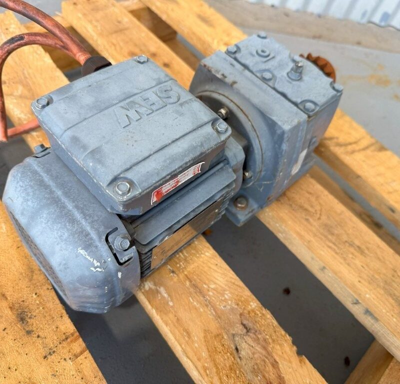 Geared Unit SEW 1.5KW Model R37 DRS71M4