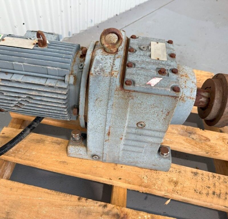 Geared Unit SEW 4 Kw Model R87 DV112R4