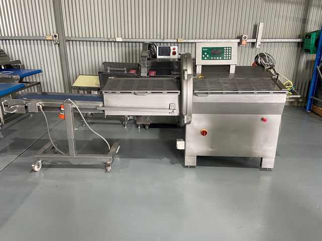 Slicer MHS IC 700 -24 B  Meat Slicer - Chop Cutter