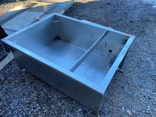Tank No Pump 1070 mm long x 800 mm wide x 420 mm Deep