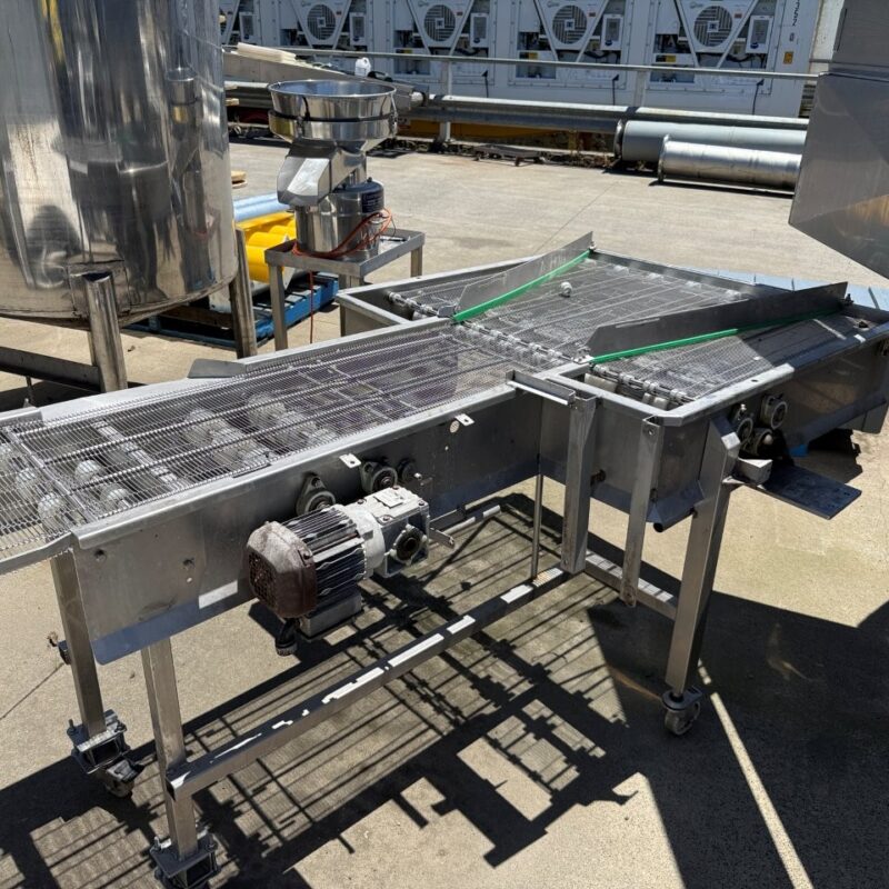 Conveyor Mesh SS 1m wide inlet, 400mm outfeed x 900mm high