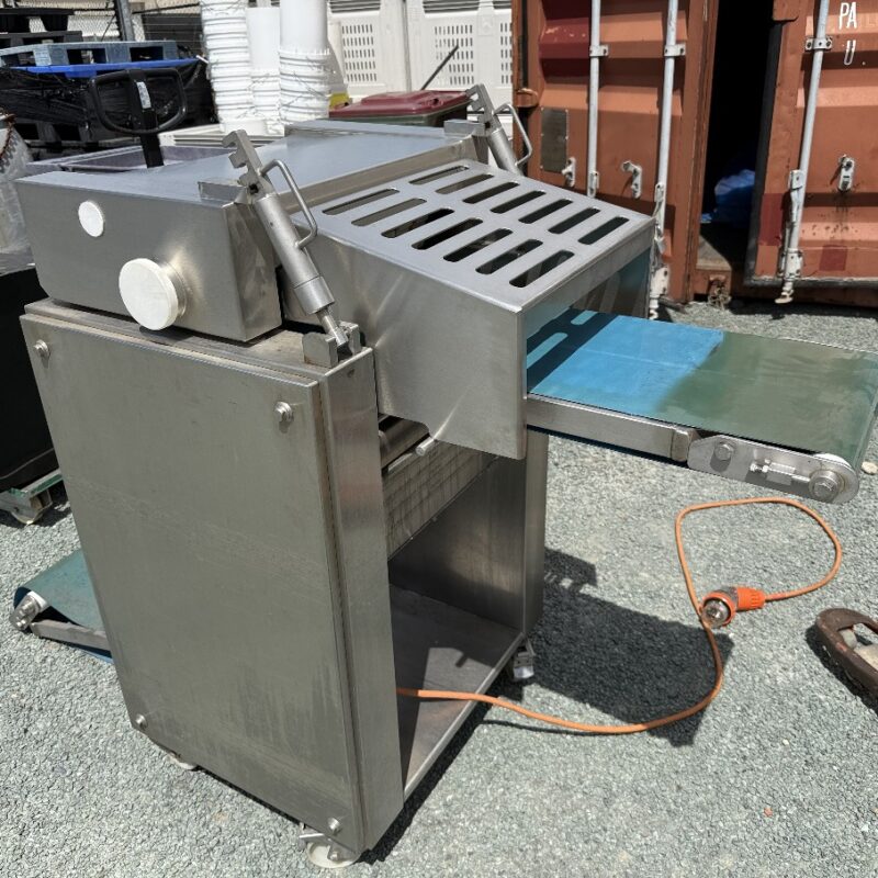 Derinder Skinner Weber ASB 600 Year 2009