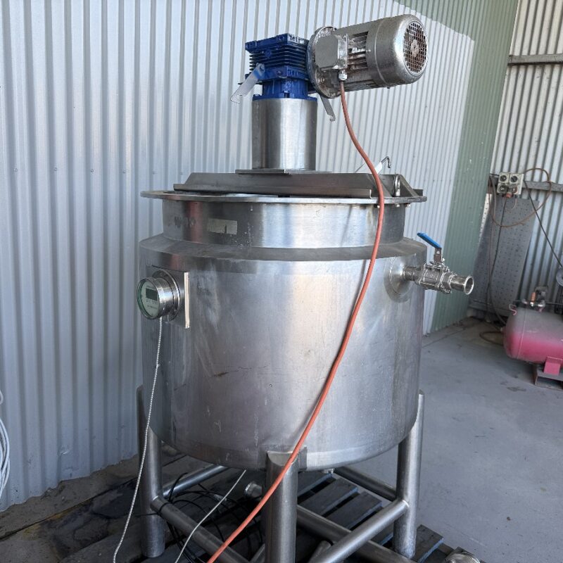 Tank Jacketed Stainless Steel with pump 700mm dia x 700mm high tank with stirrer