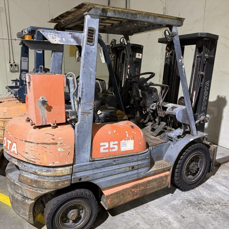 Forklift Toyota 2.5-ton diesel