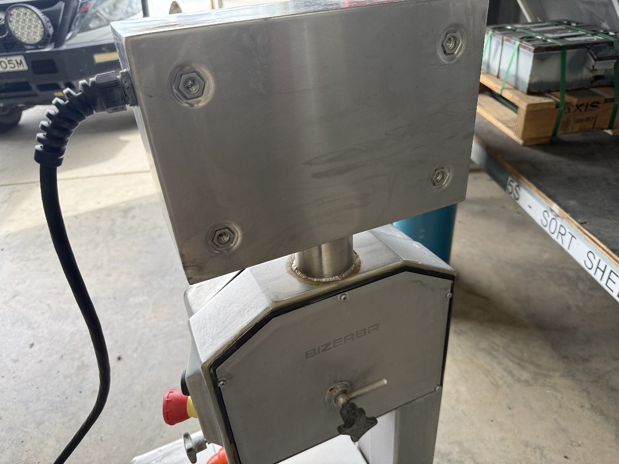 Bandsaw Bizerba Bench top 200mm throat SS 3 phase - Image 8