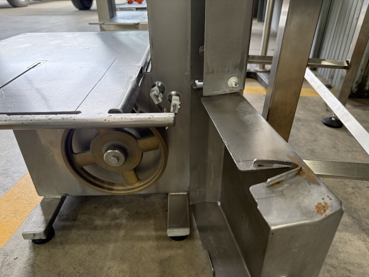 Bandsaw Kolbe Bench top 200mm Throat SS - Image 7